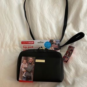 Skip hop hip pack